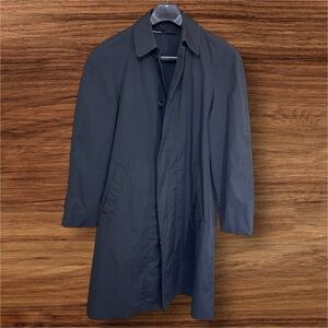 London Fog Maincoats Men’s VTG Black Trench Coat Without Liner. Size 36R.